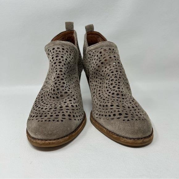 Jeffrey Campbell 'Rosalee Cutout Booties Women's Size 9 Light Brown Suede. - Picture 7 of 12